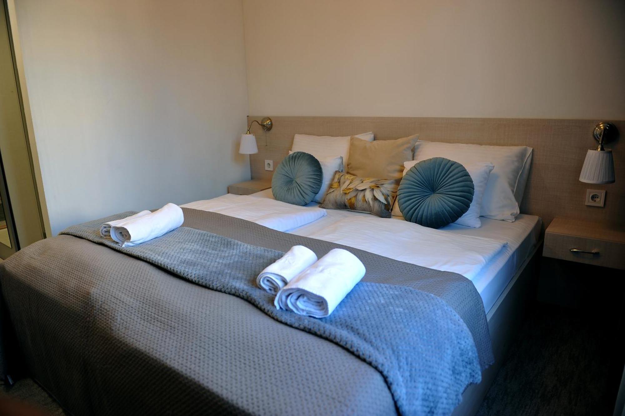 Hotel Harom Gunar 3*